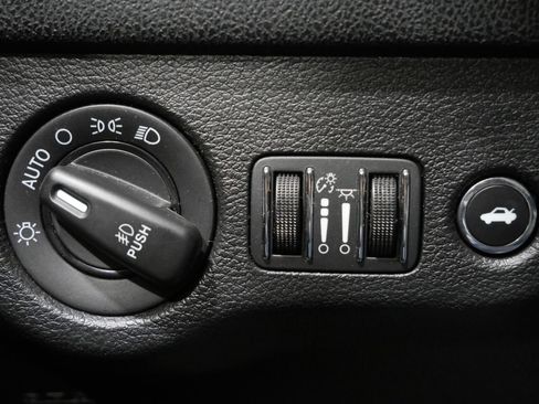 Used 2019 Dodge Charger Scat Pack w/ Harman/Kardon Audio Group RWD image 14