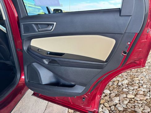 Used 2018 Ford Edge SEL w/ Equipment Group 201A image 24