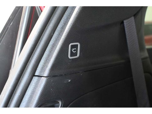 Used 2025 Chrysler Pacifica Select w/ Fav Edition Package FWD image 26