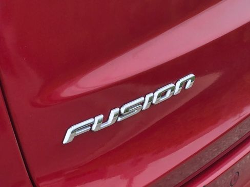 Used 2020 Ford Fusion SE FWD image 13