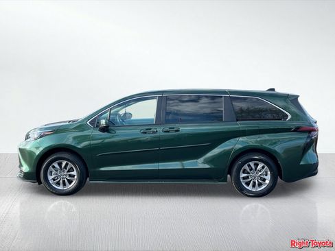 Certified 2026 Toyota Sienna LE FWD image 4