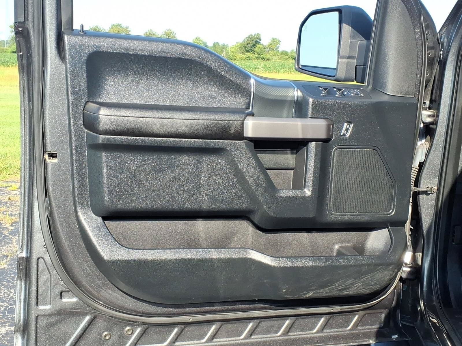 Used 2019 Ford F150 XLT w/ Equipment Group 302A Luxury AWD/4WD image 13