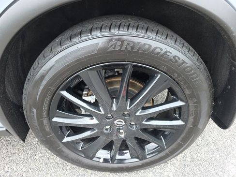 Used 2024 Nissan Murano SV w/ SV Midnight Edition Package image 6