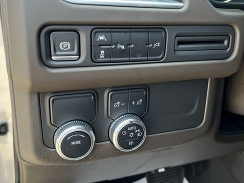 Used 2021 GMC Yukon SLT w/ SLT Premium Package RWD image 15