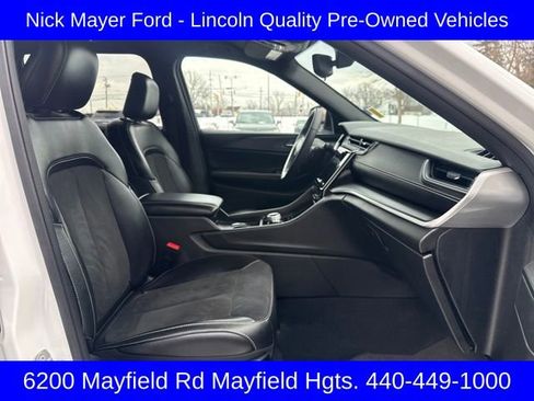 Used 2023 Jeep Grand Cherokee Altitude image 17