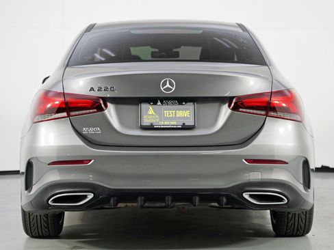 Used 2019 Mercedes-Benz A 220 w/ AMG Line image 10