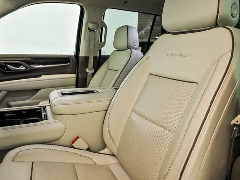 Used 2024 GMC Yukon Denali AWD/4WD image 14