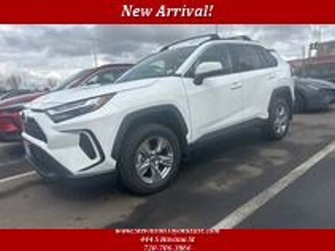 Used 2023 Toyota RAV4 XLE image 1