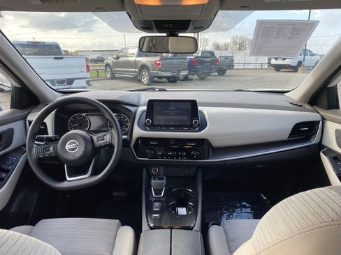 Used 2021 Nissan Rogue SV image 15