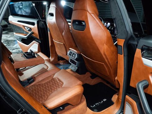 Used 2020 Lamborghini Urus image 27