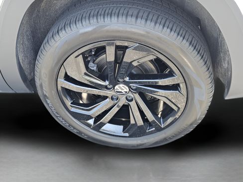 Used 2023 Volkswagen Atlas SE w/ Black Wheel Package FWD image 28