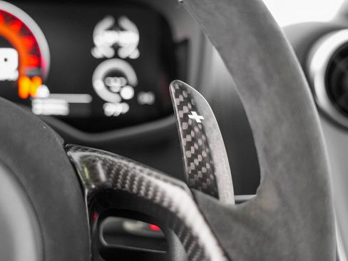 Used 2020 McLaren 620R RWD image 10