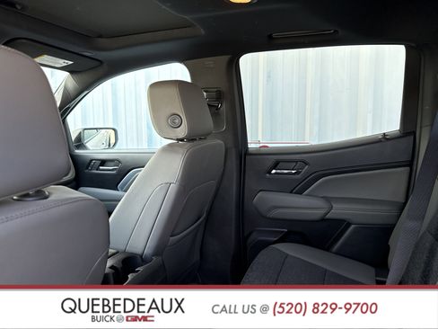 Used 2024 Chevrolet Colorado ZR2 w/ Technology Package image 42