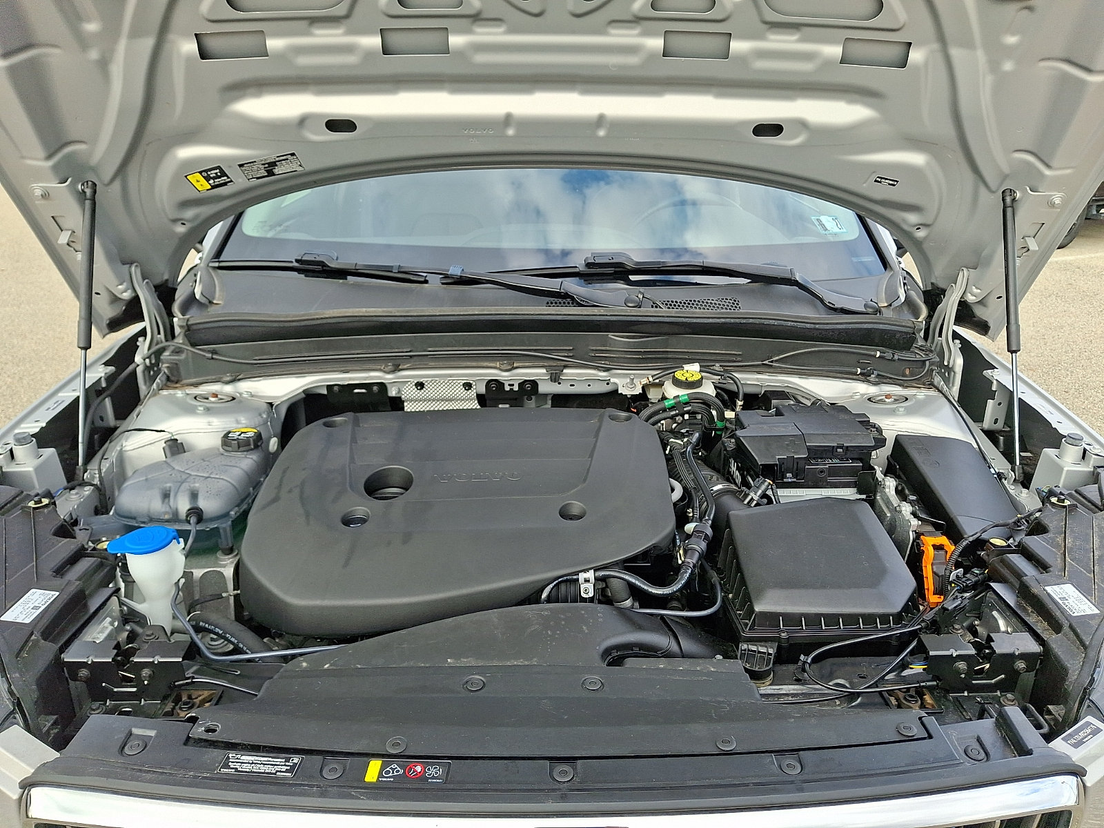 Used 2025 Volvo XC40 B5 Core AWD/4WD image 30