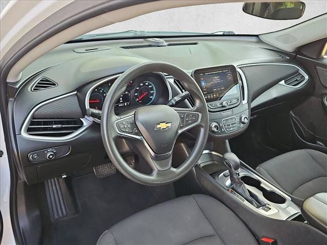 Certified 2025 Chevrolet Malibu LT FWD image 10