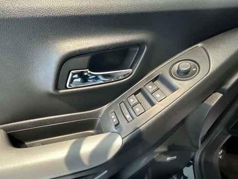 Used 2020 Chevrolet Trax Premier image 10