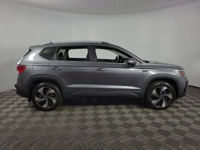 Used 2024 Volkswagen Taos SE AWD/4WD image 10