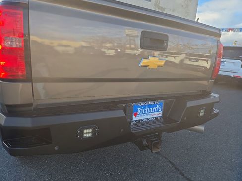 Used 2015 Chevrolet Silverado 2500 LT w/ LT Convenience Package image 28