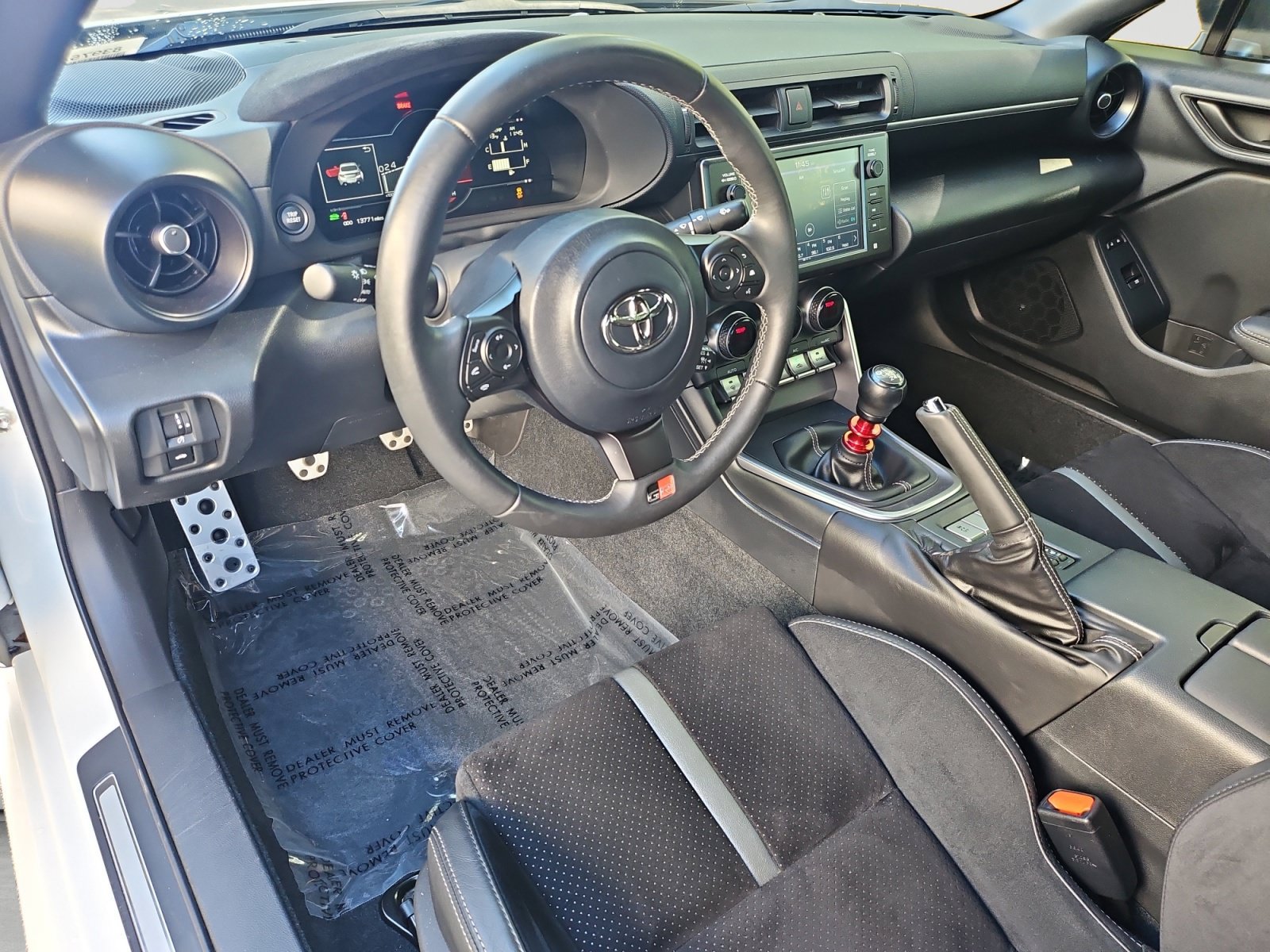 Used 2025 Toyota GR86 Premium w/ Performance Package RWD image 24