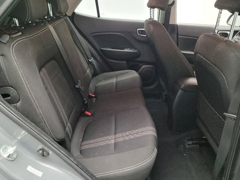 Used 2021 Hyundai Venue SEL FWD image 19
