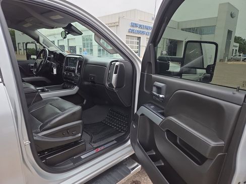 Used 2019 Chevrolet Silverado 2500 LTZ w/ Duramax Plus Package AWD/4WD image 38