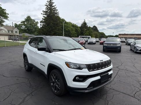 Used 2026 Jeep Compass Limited AWD/4WD image 4