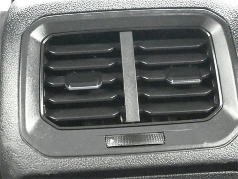 Used 2022 Volkswagen Tiguan S image 14