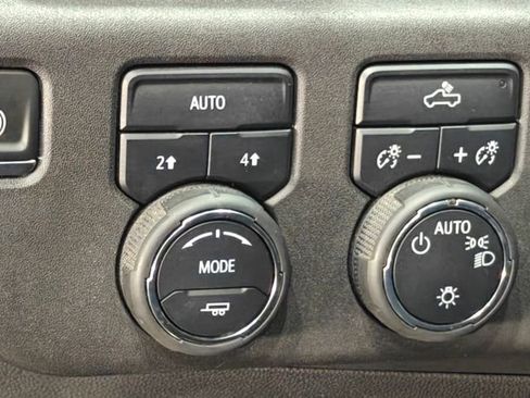 Used 2022 Chevrolet Silverado 1500 LT w/ Max Trailering Package image 9