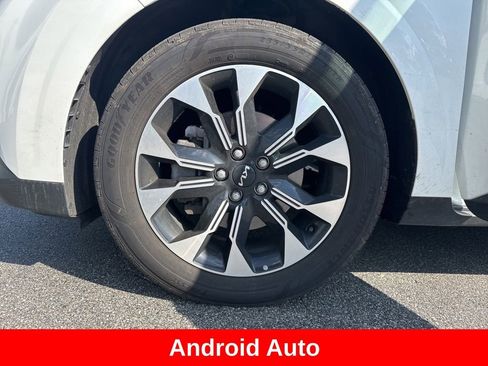 Used 2024 Kia Carnival EX FWD image 15