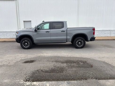 Used 2024 Chevrolet Silverado 1500 ZR2 image 10