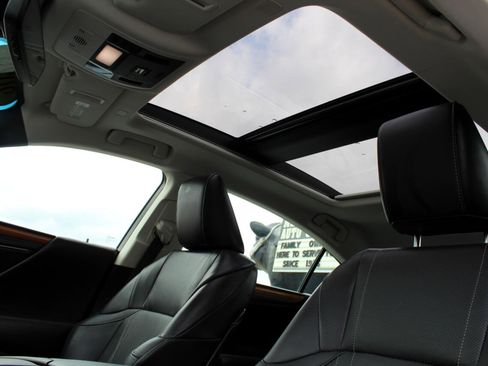 Used 2020 Lexus ES 350 w/ Luxury Package image 20