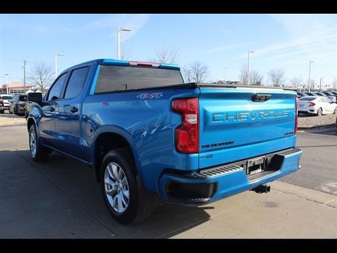 Used 2022 Chevrolet Silverado 1500 Custom w/ LPO, Dark Essentials Package AWD/4WD image 5