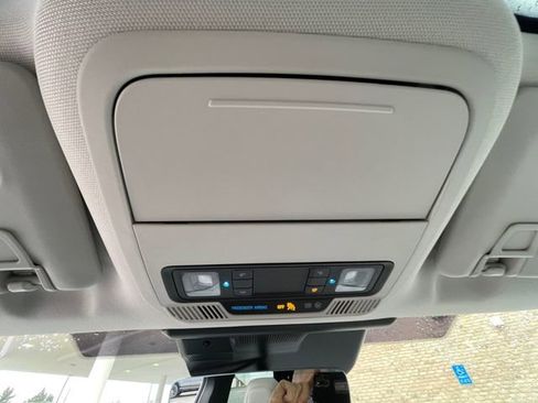 Used 2022 Ford Mustang Mach-E Premium image 22