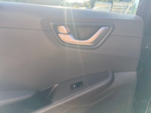 Used 2017 Hyundai Ioniq Blue FWD image 19