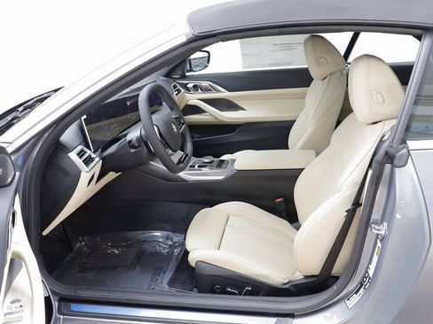 New 2026 BMW 430i xDrive Convertible w/ Driving Assistance Package image 6