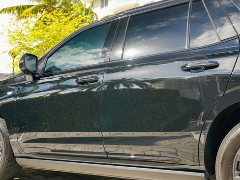 Used 2025 Cadillac Escalade Sport Platinum w/ LPO, ONYX Package image 19