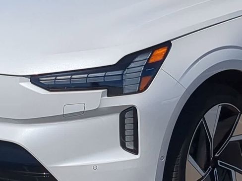 Used 2025 Volvo EX90 Ultra AWD/4WD image 10