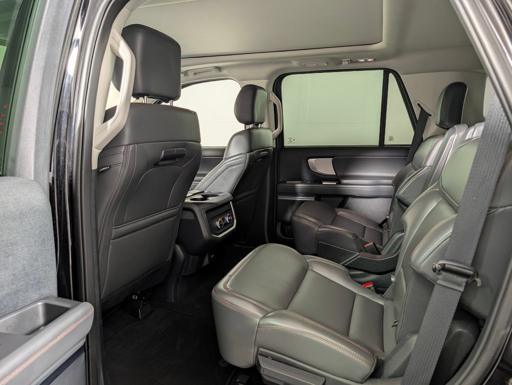 Certified 2025 Ford Expedition Active AWD/4WD image 12