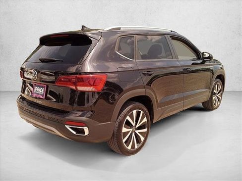 Used 2024 Volkswagen Taos SE FWD image 5
