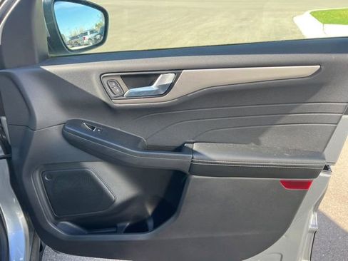 Used 2022 Ford Escape SEL image 10