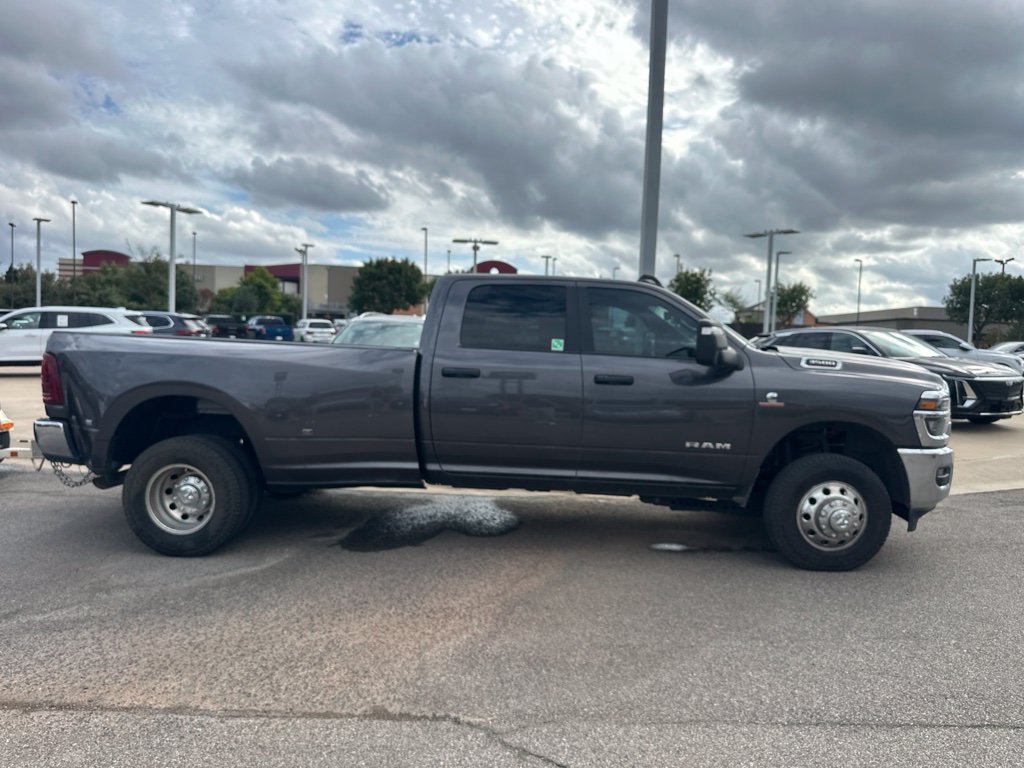 Used 2025 RAM 3500 Big Horn AWD/4WD image 3