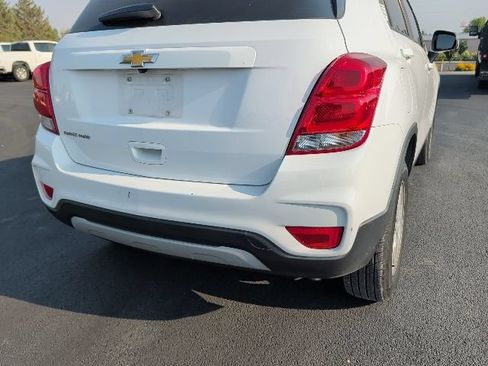 Used 2021 Chevrolet Trax LT w/ LT Convenience Package AWD/4WD image 21