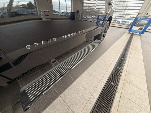 Used 2024 Jeep Grand Wagoneer Series III w/ Quick Order Packagew 28T image 57