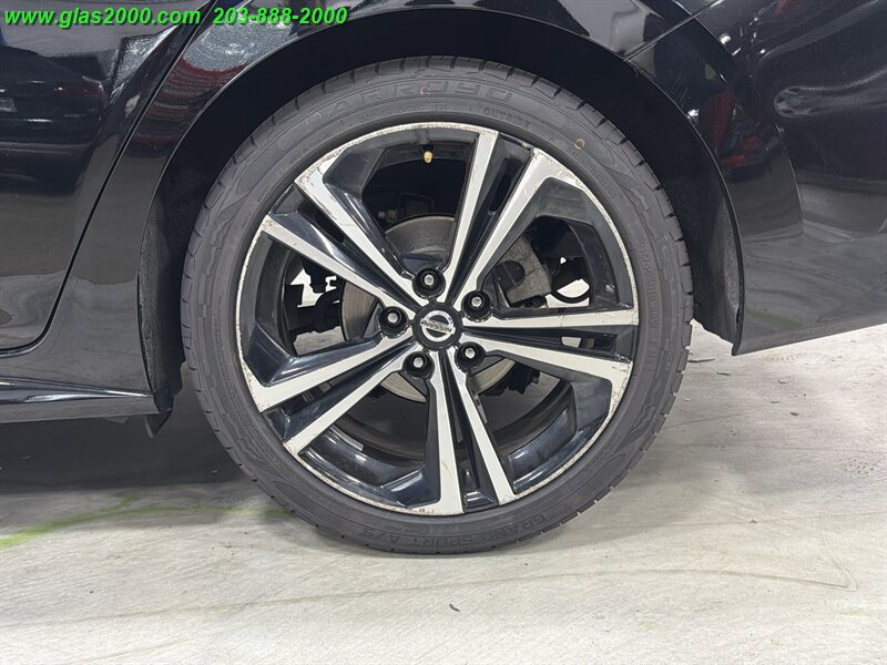 Used 2023 Nissan Sentra SR FWD image 25