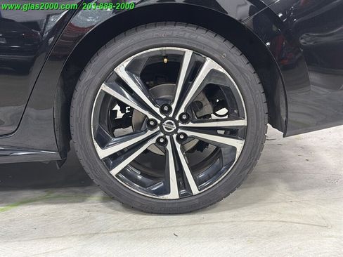 Used 2023 Nissan Sentra SR FWD image 25