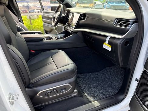 New 2026 Jeep Grand Wagoneer L 4WD image 32