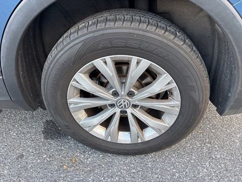 Used 2018 Volkswagen Tiguan S image 26