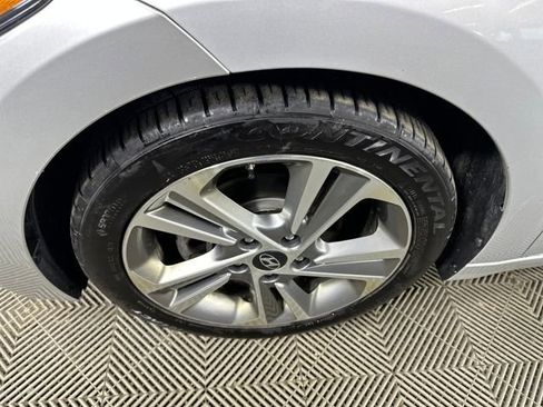 Used 2017 Hyundai Elantra Limited image 10