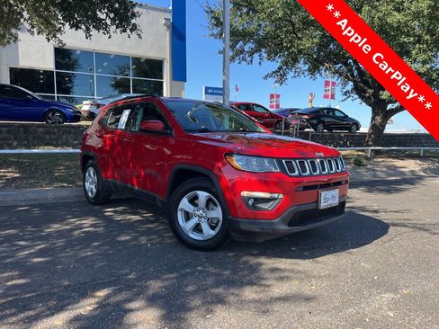 Used 2021 Jeep Compass Latitude image 1