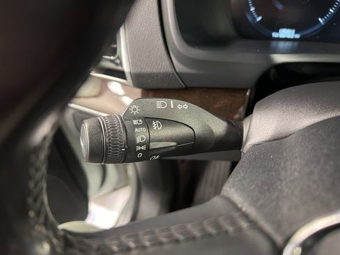 Used 2016 Volvo XC90 T6 Momentum w/ Momentum Plus Package image 17